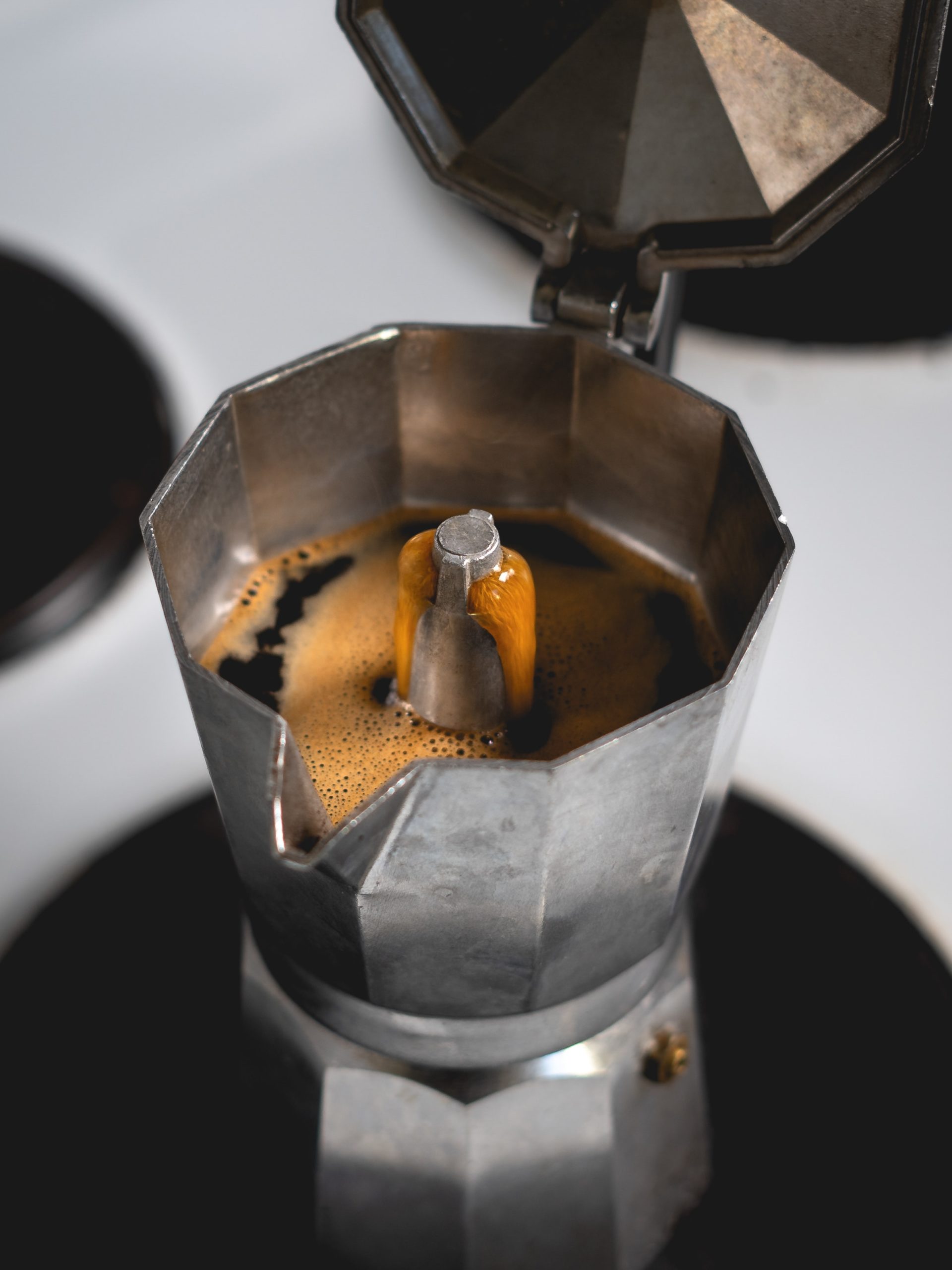 Coffee brewing in bialetti mokapot